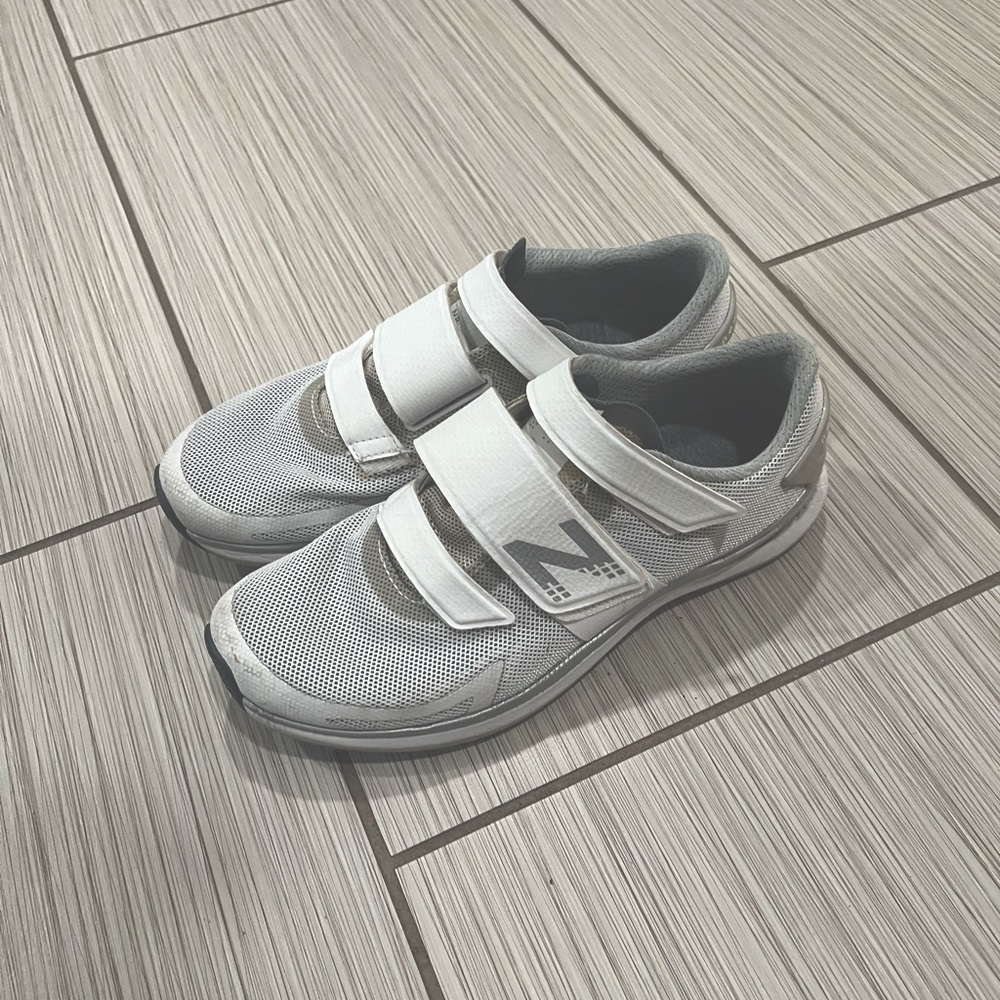 Womens New Balance Spin shoes WITH CLIPS